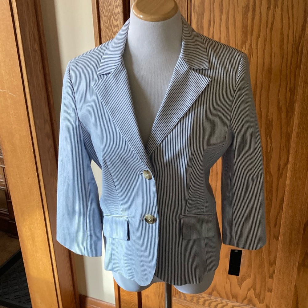 Attention, NWT, size 10, women’s Seersucker blue/white, cotton/polyester blazer.